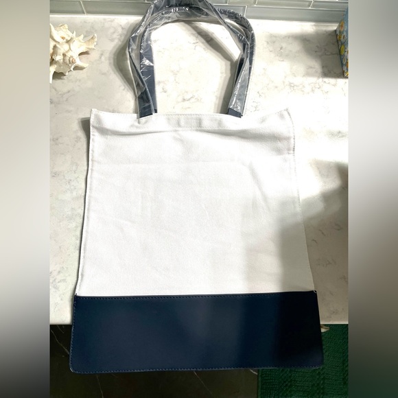 ♥️FREE w/ $50. Darphin purchase 🌟 - Picture 3 of 3